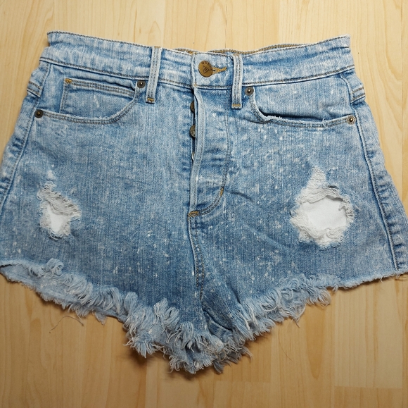 Guess Ripped Distressed Bleach Button Up Booty Shorts - Picture 2 of 12